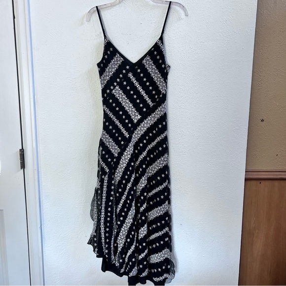 Nicole by Nicole Miller Dresses & Skirts - Nicole Miller black white embroidered midi dress